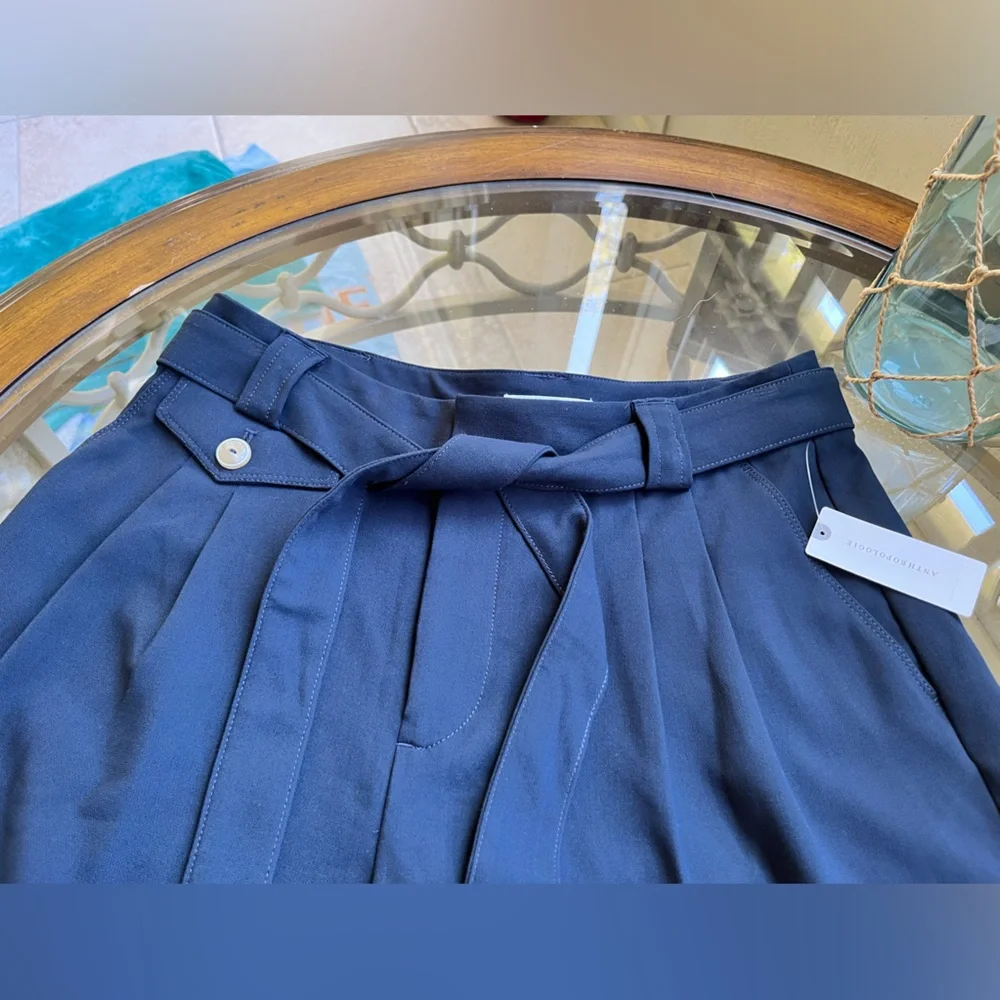 🐚 ANTHROPOLOGIE 🐚- Maeve Relaxed Trouser Bermuda Short Navy Blue Size - 4 NWT - Picture 4 of 11